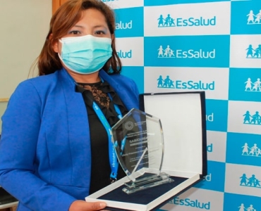 Cusco: médico de EsSalud fue distinguida como Mujer del Bicentenario por el MinCul