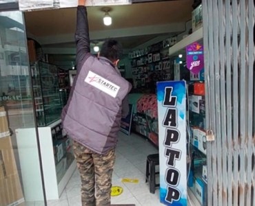 Delincuentes armados asaltan tienda de celulares y accesorios de cómputo 