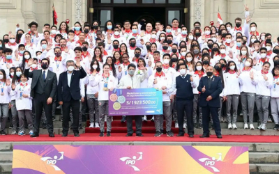 Peruanos medallistas de los Juegos Bolivarianos Valledupar 2022 fueron premiados en Palacio de Gobierno