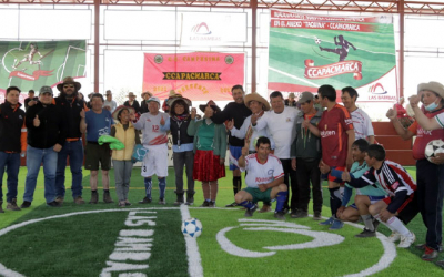 Las Bambas entrega moderno campo deportivo al sector Taquina, Ccapacmarca