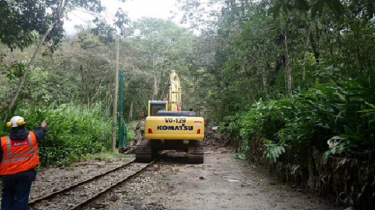 PerúRail suspendió operaciones ferroviarias en la ruta Machupicchu – Hidroeléctrica, tras deslizamientos que dañaron vía férrea